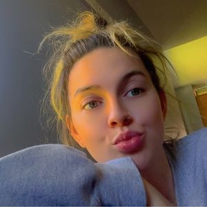 Meet your Posher, Aviah